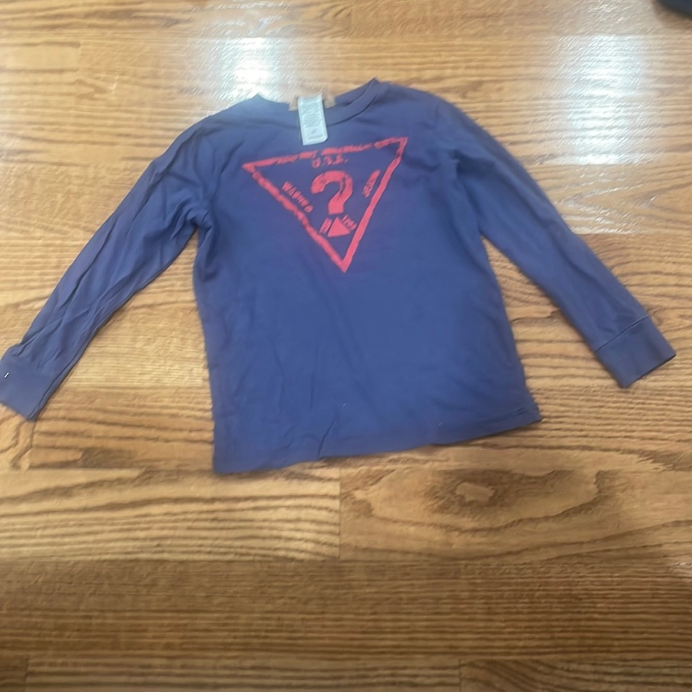 Long sleeve shirt guess size 4t good condition kids